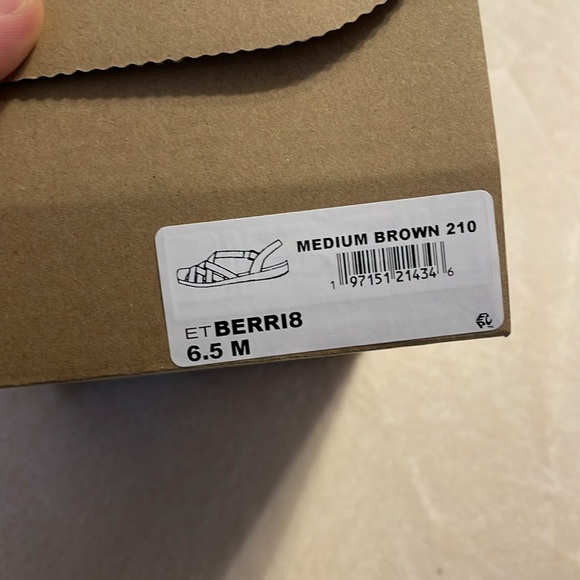 Earth sandals ,brand new size 6 1/2 M - Picture 4 of 4
